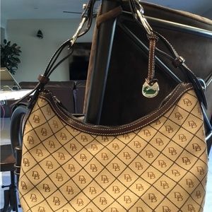 Dooney & Burke shoulder bag. In very good condition .